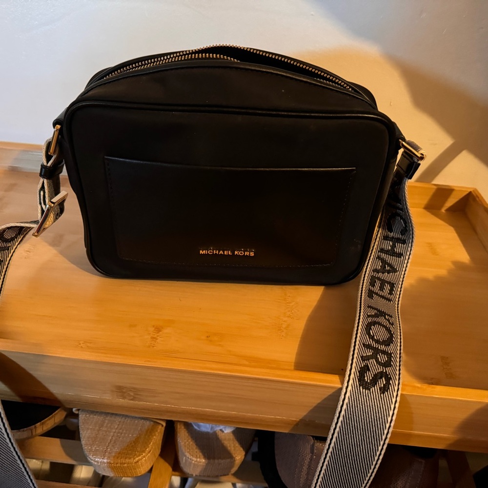 Black Michael kors bag